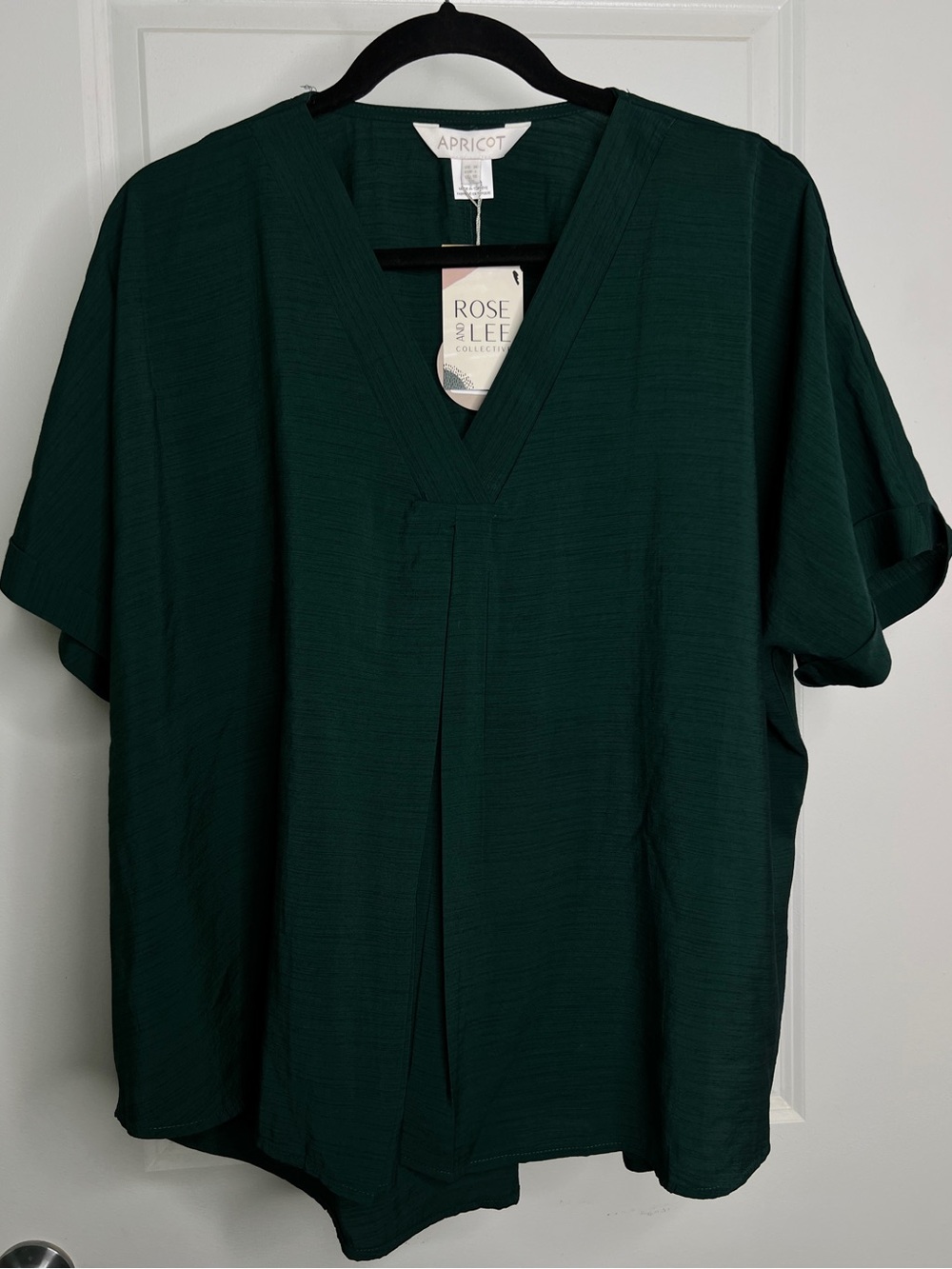 Apricot Pine Green Blouse Flowy Relaxed Fit Top Size 10 Premium Fabric NWT